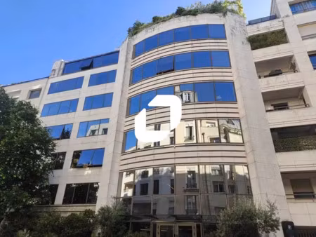 a vendre ou a louer  immeuble independant proche du metro