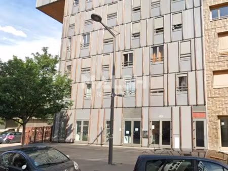 à louer - local commercial 155 5 m² - lyon 2