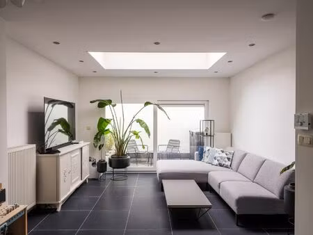 instapklare rijwoning met ruim terras nabij gent