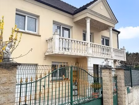 maison 6 pièces 185 m²