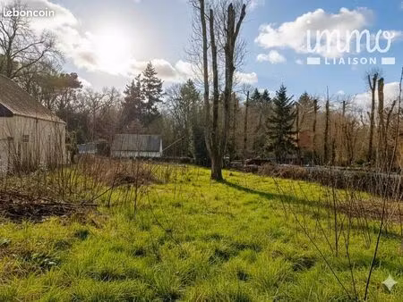 terrain 1045 m² les brulais