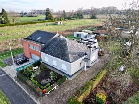 rustig gelegen  ruime bungalow met 3 slpk  tuin én garage!