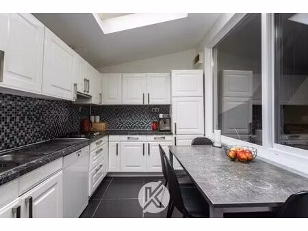 gerenoveerde stadswoning nabij gent