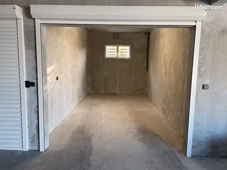 parking garage fermé