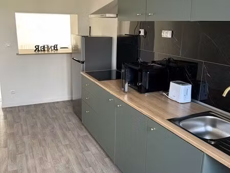 f3 de 72m2 meublé et équipé refait à neuf