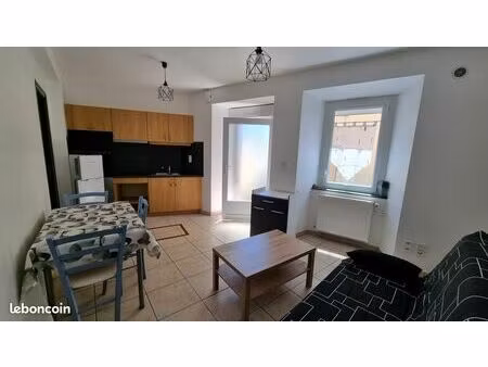 appartement t2 en rdc propre et entretenu avec place de parking