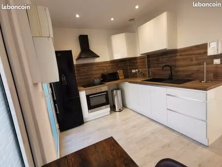 joli t2 meublé au centre ville d'albertville