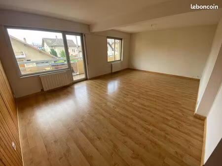 appartement traversant grand t2 (ancien t3) 67 m² – balcon 14 m² – loggia – garage – centr