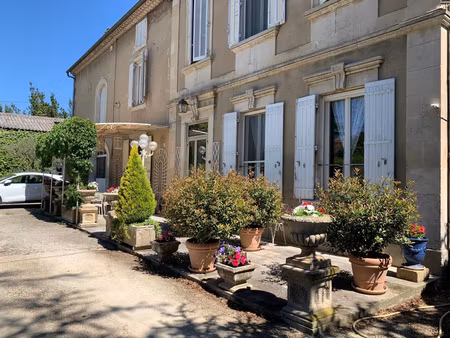 cabannes  superbe maison de maitre de 220 m2 dépendances 350 m2 terrain 1100 m2