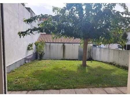 location appartement 2 pièces 52 m² à la rochelle (17000)