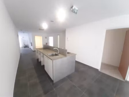 vente local commercial 7 pièces  197.00m²  fort