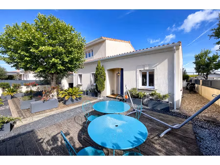 maison de 8 pièces principales sur 430m2 de terrain au calme