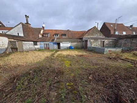 maison 350 m2 à rénover  jardin et hangar
