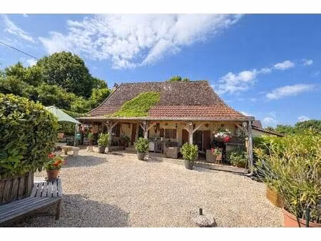 mooi stenen huis met veel uitbreidingsmogelijkheden  charmant stenen huis met...