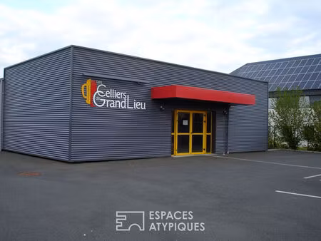 local commercial derval 254 m2