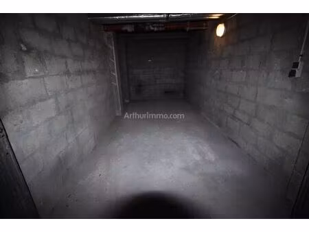 location parking 13 m2 à asnières-sur-seine