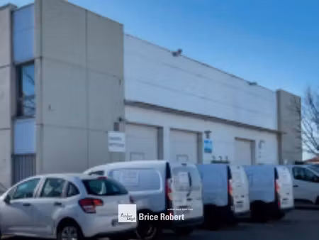 a louer - cellule d'activités avec bureau et parkings privatifs - rillieux la pape