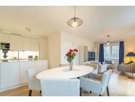 nieuw 2slpk app. bemeubeld in privé-domein + prachtige tuin