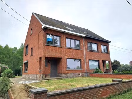 te huur: gerenoveerde woning met 3 slaapkamers te paal!