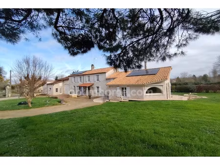vente maison 7 pièces 206 m² agris (16110)