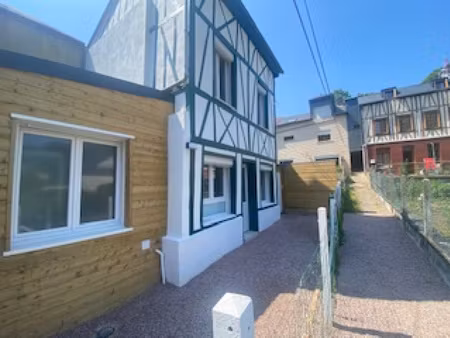 maison a louer de 83m2 avec petite cour