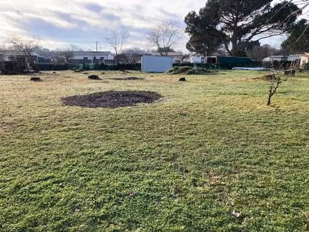 terrain à bâtir à les peintures (33230)