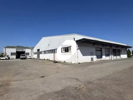 a louer  stockage & show-room