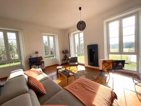 appartement de standing spacieux - château d'escos