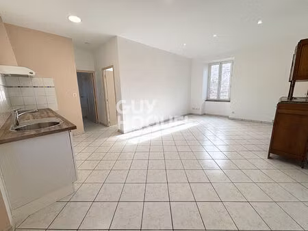 appartement lachapelle sous aubenas 2 pièces avec place de stationnement