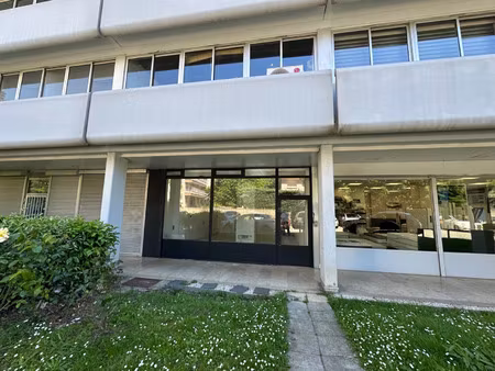 local professionnel à louer tassin la demi lune 2 pièce(s) 45m2 700€/mois ht/hc