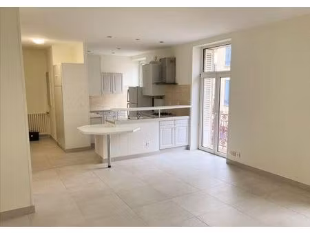 location appartement 3 pièces 80 m² à nancy (54000)