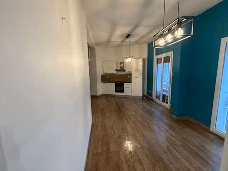 location appartement 2 pièces 44 m² à marseille 2 (13002)