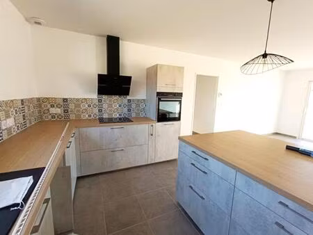 location maison 5 pièces 114 m² à civrac-de-blaye (33920)