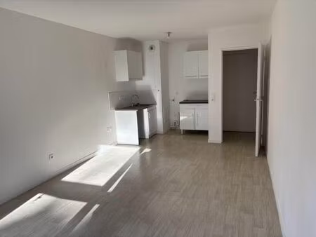 location appartement 1 pièce 30 m² à argenteuil (95100)