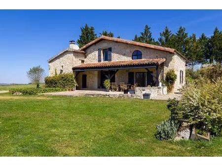 ferme gasconne superbement rénovée