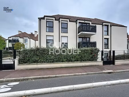 une place de parking en sous-sol à eaubonne- à équidistance gare ermont-eaubonne et centre