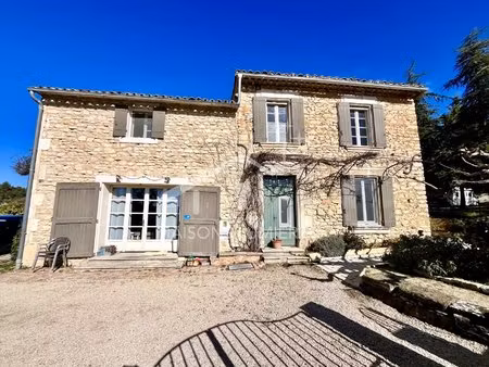 maison de 180m² avec dépendance - jardin et piscine - st saturnin les apt - 550 000€
