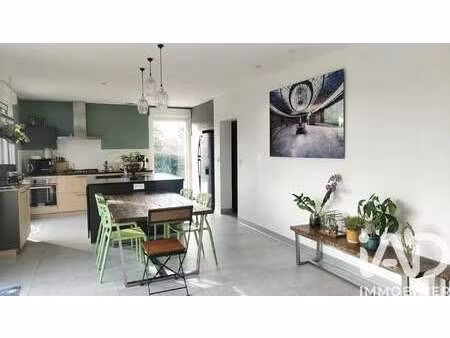 vente maison à grosbreuil (85440) : à vendre / 170m² grosbreuil