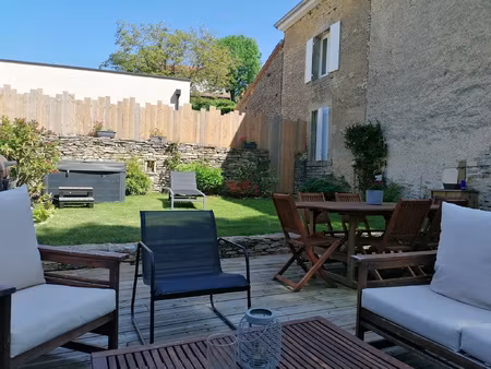 superbe maison de charme avec jardins et dépendances