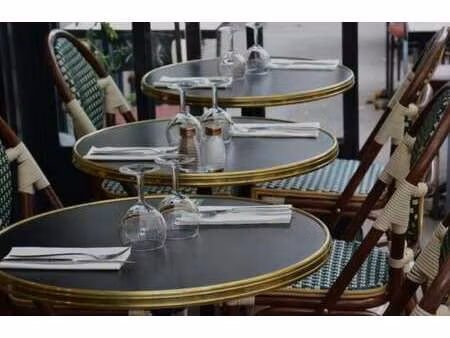 vente bureaux et commerces à dinan (22100) : à vendre / 420m² dinan