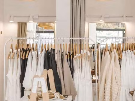 vente bureaux et commerces à dinan (22100) : à vendre / 50m² dinan