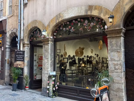 vieux lyon - rue juiverie - murs commerciaux