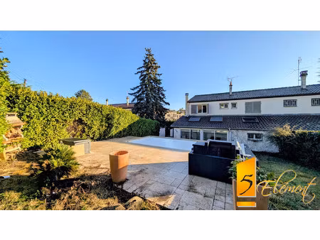 maison familiale en plein centre ville