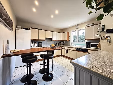 mions 69780   à vendre maison de plain pied avec 3 chambres et bureau