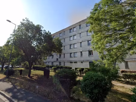 location appartement 4 pièces 71 m² à sorgues (84700)