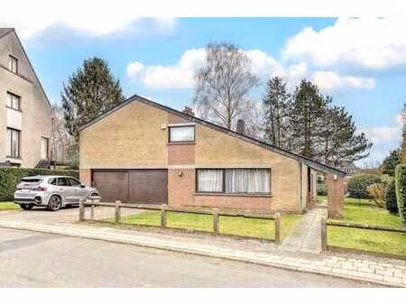 waterloo - centre - villa d’architecte (5ch/1sdb/1sdd)