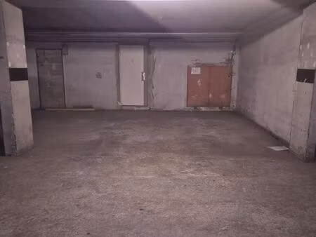 parking/box marseille