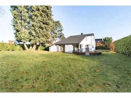 villa 4ch dans quartier recherche