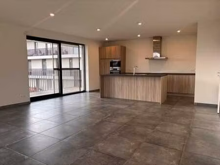 chouette appartement avec beaucoup de lumière