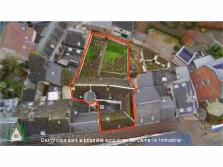 superbe ensemble  beaux volumes  8 pk poss  accès sur 2 rues